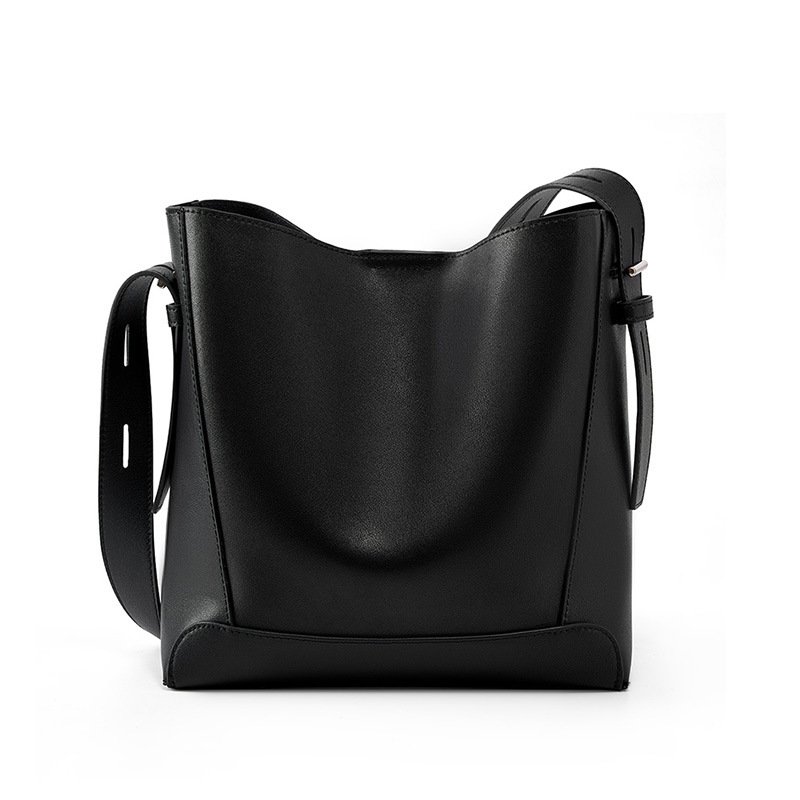 Crossbody Bag — Leather Day Bucket — Black